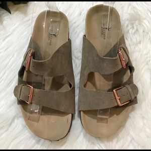 American Eagle Birkenstock type sandals
